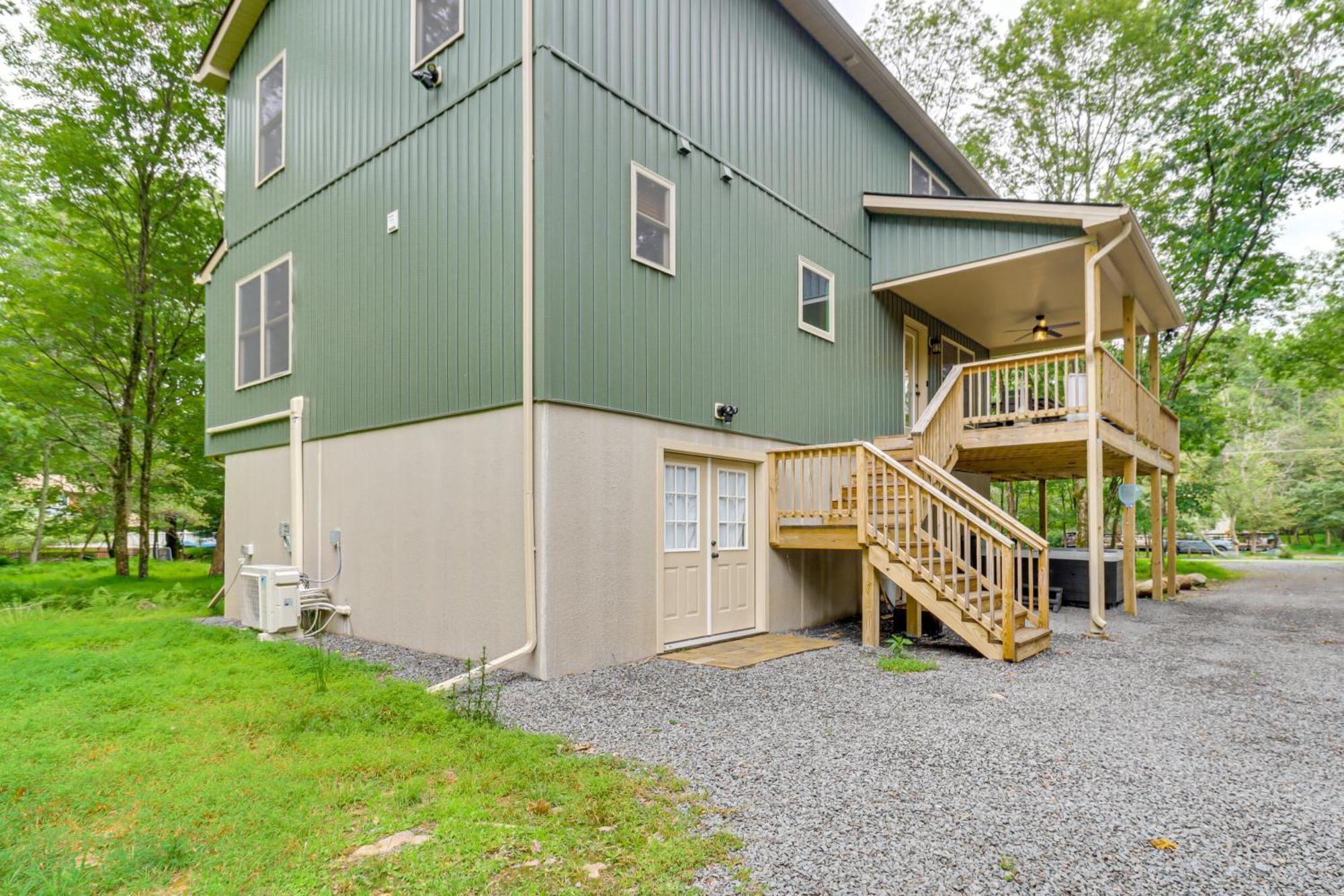 Willa Spacious Pocono Cabin Games, Hot Tub, Lake Access Albrightsville Zewnętrze zdjęcie